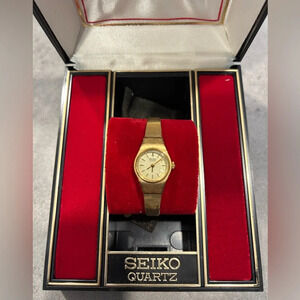 Seiko Quartz Vintage  Gold Watch